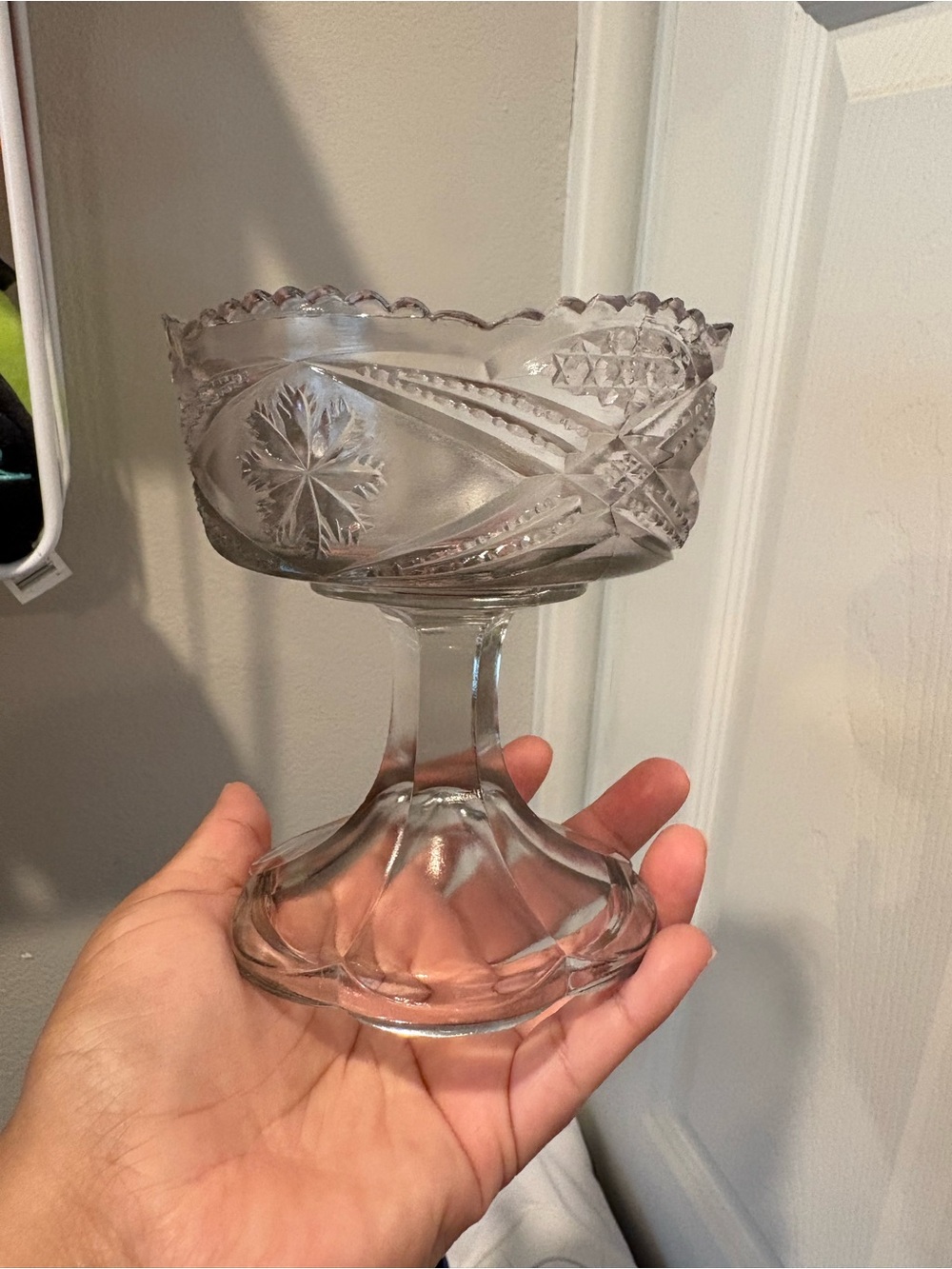 Vintage Early American Pattern Cut Glass Pedestal Compote Bowl - Picture 4 of 16